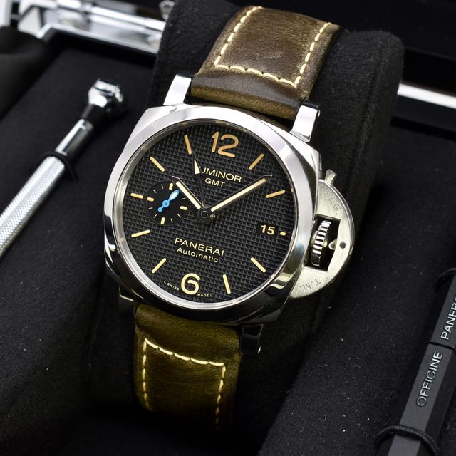 Panerai Luminor GMT PAM01535 Image 5